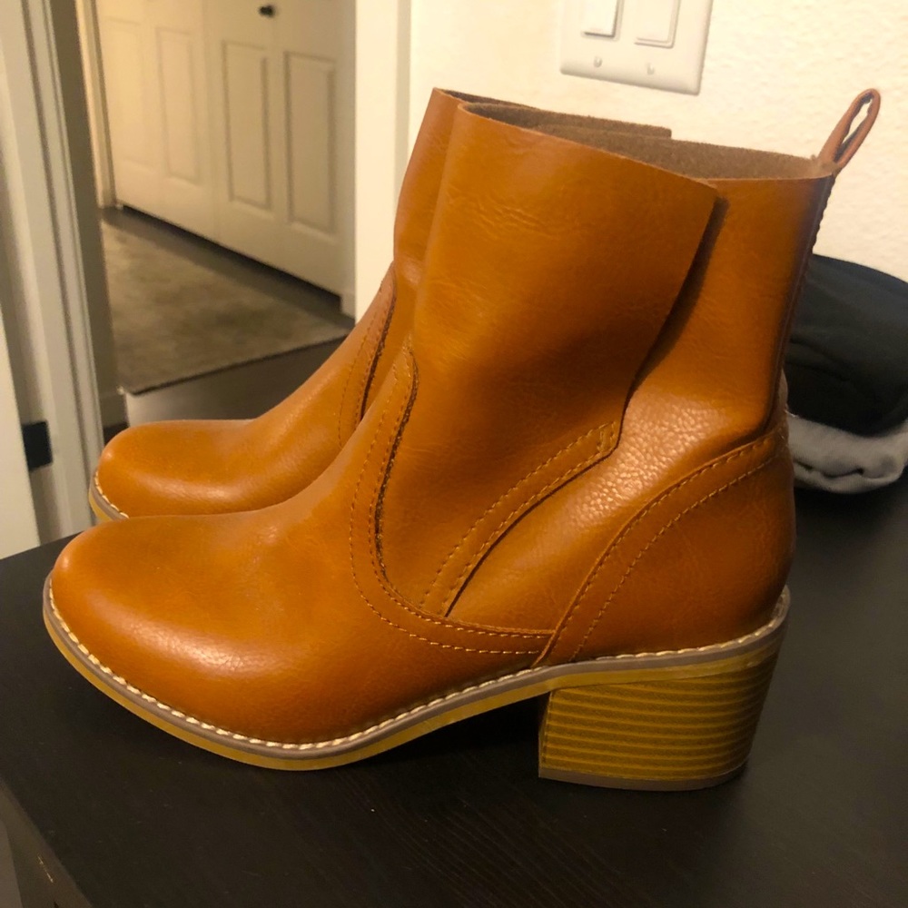 Brown booties 6.5